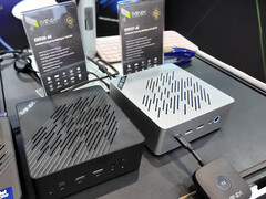 De ER936-AI en ER937-AI zullen tussen de $1.000 en $1.200 liggen. Afgebeeld: de twee mini PC's op Computex 2025. (Afbeeldingsbron: Team Pandory)