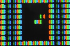 Een ontwikkelaar heeft een versie van Snake gemaakt die de afzonderlijke rode, groene en blauwe subpixels van een beeldscherm gebruikt. (Afbeeldingsbron: Patrick Gillespie / YouTube)