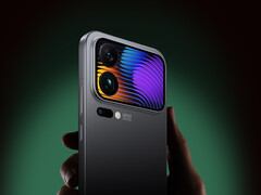 Xiaomi 17 Pro Max wordt getipt over een telefoto met een diafragma van f/2.6. Afgebeeld: achterkant van de 17 Pro-serie. (Afbeeldingsbron: Xiaomi - bewerkt)
