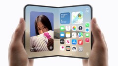 Twee handen houden elk een iPhone Duo vast, één dichtgevouwen en één opengevouwen