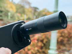 De teleconverter voor de Vivo X300 Pro reikt ver van de camerabehuizing. (Afbeeldingsbron: Notebookcheck)