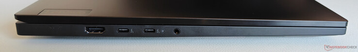 Links: HDMI 2.1, 2x USB-C 4.0 met Thunderbolt 5 (80 Gbit/s, DisplayPort 2.1, Power Delivery 3.1), 3,5 mm audio