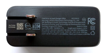 Zicht op de rechter-, boven- en voorkant.