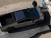 De Cybertruck wisser tijdens het testen (afbeelding: Brad Sloan/YT)