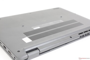 De algemene afmetingen en het gewicht zijn vergelijkbaar met die van de Asus ExpertBook L1 en HP ProBook 440 G9