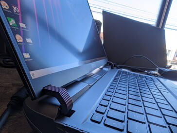 Geen edge-to-edge glas of touchscreen opties zoals op andere MSI gaming laptops