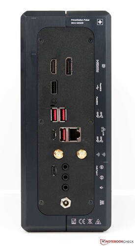 Achterzijde: HDMI, DisplayPort, 1x USB 2.0 Type-A, 3x USB 3.2 Type-A, 1x USB 3.2 Type-C, 1x Audio USB Type-C, 2x Line In, 1x Line Out, WLAN-antennes, voedingsaansluiting