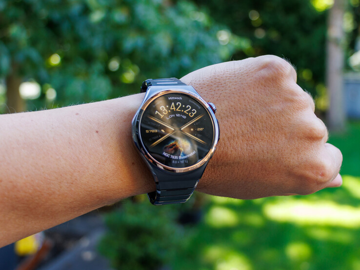 Huawei Watch 6 Pro buiten