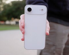 Apple bezuinigt naar verluidt op de beeldschermen van de iPhone 17 en 17 Air. (Afbeeldingsbron: AppleTrack)