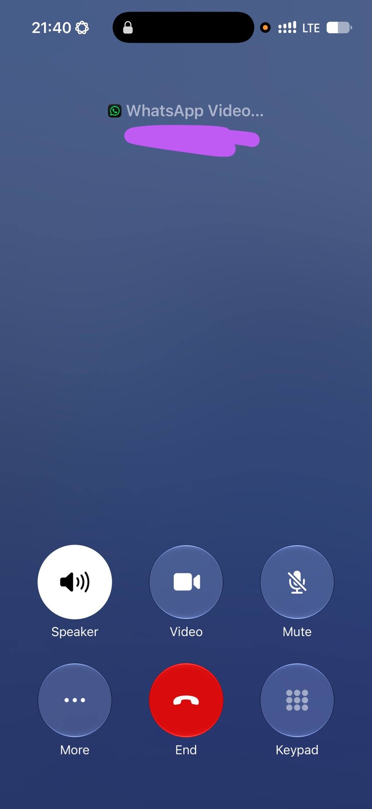 De WhatsApp-belinterface op iPhones maakt gebruik van het standaard mobiele scherm van Apple