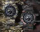 Van links naar rechts: Casio G-Shock GA-2100CM-5A en GA-2100CM-8A tegen een camo achtergrond.