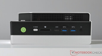 GMKtec EVO-X2 - Aansluitingen voorkant