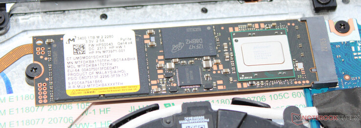 Een PCIe 4 SSD fungeert als de systeemschijf.