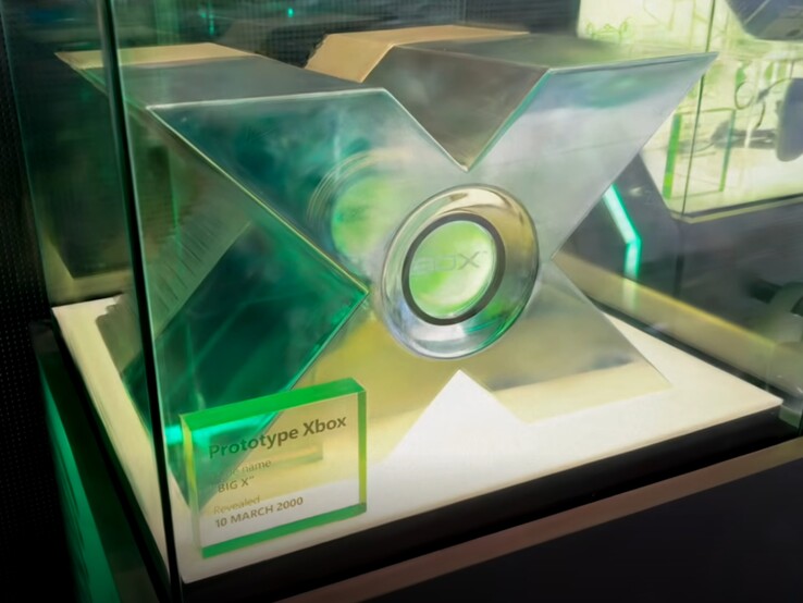 Het originele Xbox-prototype "Big-X." (Afbeeldingsbron: Macho Nacho Productions via YouTube)