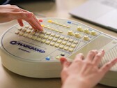 Het Omnichord OM-108 viert Suzuki's 70ste bedrijfsjubileum. (Bron: Suzuki)
