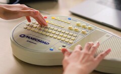 Het Omnichord OM-108 viert Suzuki&#039;s 70ste bedrijfsjubileum. (Bron: Suzuki)