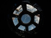 Een afbeelding van de koepel in het ISS.