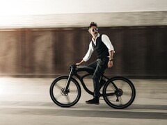 De Noordung e-bike heeft luchtvervuilingssensoren, Bluetooth speakers en een powerbank. (Afbeelding bron: Noordung)