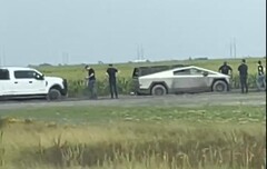 We zijn er allemaal geweest, onze handen op onze heupen in ontzetting, starend naar een auto die gewoon niet meer mee wil. (Beeldbron: Twitter)