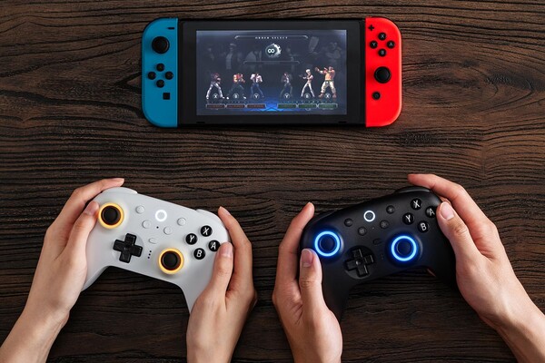 De 8BitDo Ultimate 2 Bluetooth Controller is verkrijgbaar in slechts twee kleuren en is alleen compatibel met Windows en Switch. (Afbeeldingsbron: 8BitDo)