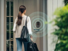 Aqara Smart Lock U400 afgebeeld buiten het huis (Afbeelding bron: Aqara PR)
