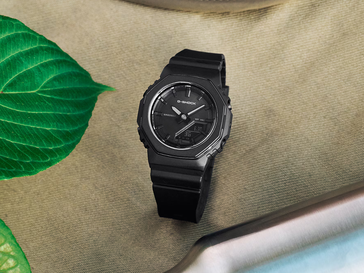 De Casio G-Shock GMA-P2110-1A wordt geleverd met een zwarte afwerking