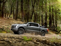 Ford&#039;s F-150 Lightning Pro heeft een AWD-aandrijflijn met dubbele motor voor off-road streken. (Afbeelding bron: Ford)