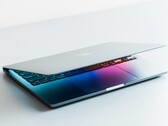 De aanwijzingen voor de eerste MacBook met een touchscreen stapelen zich op.