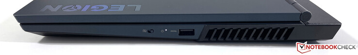 Rechterzijde: E-Shutter (webcam), USB-A 3.2 Gen.1