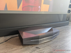 De Aetherion Max heeft slechts een paar centimeter afstand tot de schermbehuizing nodig voor 100 inch.