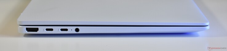 links: HDMI, 2x Thunderbolt 4, 3,5 mm audio
