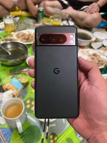 Google Pixel 8 Pro achterkant (bron: Facebook)