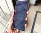 De Samsung Galaxy S24 Ultra vertoont bij sommige gebruikers al lelijke verkleuring van het scherm (Foto bron: @xeetechcare, X)