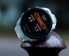 De Forerunner 165 is een van de vijf Forerunner smartwatches die in aanmerking komen voor softwareversie 25.04. (Afbeelding bron: Garmin)