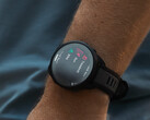 Betaversie 23.13 brengt tien bugfixes naar alle recente Forerunner smartwatches, inclusief de Forerunner 165. (Afbeeldingsbron: Garmin)
