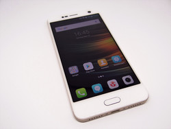 Getest: ZTE Blade V8. Testmodel geleverd door ZTE Germany