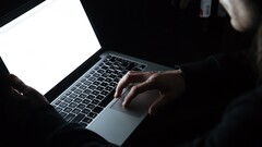 UNC6692 maakt misbruik van de externe samenwerkingsfuncties van Microsoft Teams om zich voor te doen als IT-helpdeskmedewerkers en een aangepaste malware suite af te leveren.