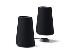 De draadloze PlayStation Pulse Elevate-luidsprekers worden geleverd met oplaadstations.