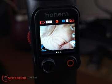 De camerafeed op de afstandsbediening - en een lege batterij