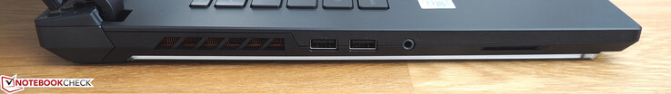 Linkerkant: 2x USB-A 3.0, 3.5 mm poort