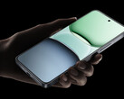 Xiaomi 16 Pro zou met een 6,8-inch plat scherm kunnen komen. Afgebeeld: een promofoto van de 15 Pro. (Afbeeldingsbron: Xiaomi)