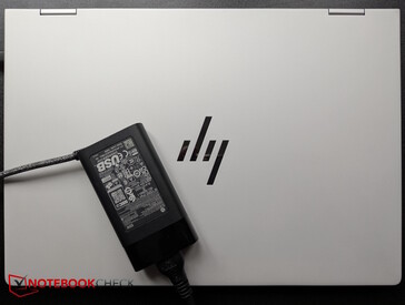 De kleine 65-watt PSU