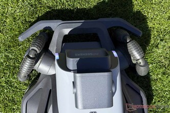 De schuine voorwielen maken het de Airseekers Tron onnodig moeilijk.