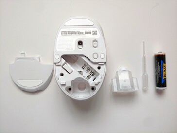 Een geurflacon in het batterijvakje van de muis. (Afbeelding bron: Notebookcheck)