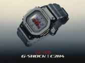 De Casio G-Shock GM-5600 'Space Age' editie heeft een rode afbeelding van het Themagebouw op de internationale luchthaven van Los Angeles. (Afbeeldingsbron: C2H4)