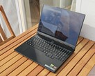 Het glanzende scherm van de Lenovo Legion 5 15AGP11.
