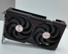 Het Sapphire Pulse RX 9060 non-XT model dat hier wordt getoond is een vrij kleine kaart. (Afbeeldingsbron: Technosaurus op YouTube, bewerkt)