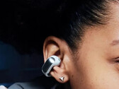 De Open Ear Clips TWS hebben een van de meer ongebruikelijke ontwerpen van Bose. (Afbeeldingsbron: MySmartPrice)