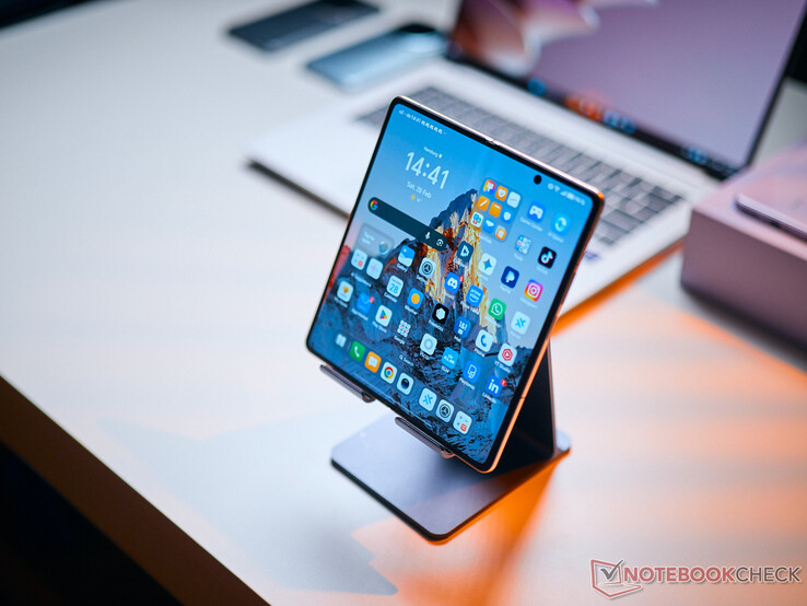 De Honor Magic V6 heeft een 120 Hz AMOLED-display