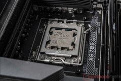 De Ryzen 7 9800X3D zal op 7 november de 7800X3D opvolgen. (Afbeeldingsbron: Notebookcheck)